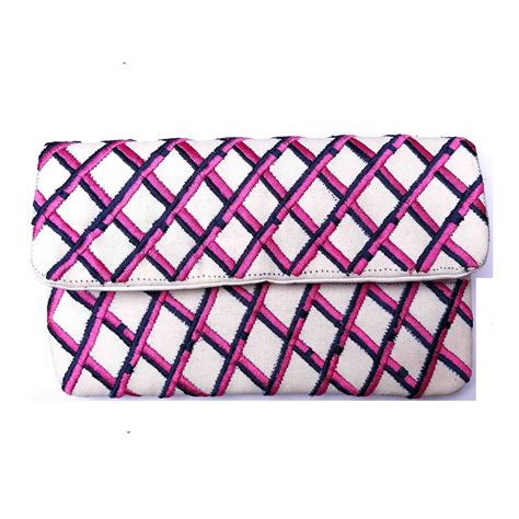 Star Fashion INC - HANDMADE BAGS- Embroidered Beaded Clutch