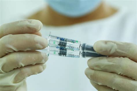 进展最快国产疫苗！国药中生新冠疫苗在阿联酋获批上市，明年产能预计将超10亿剂|生物制品_新浪财经_新浪网