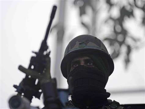 US Weapons Abandoned in Afghanistan Turn Up in Kashmir: Reports - 30.01 ...
