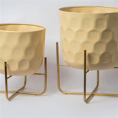 Buy VEDAS Ekta Set of 2 Metal Planters with Stand from Vedas at just ...