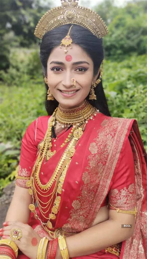 Ratris Khel Chale fame Apurva Nemlekar looks divine in the avatar of ...