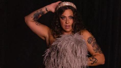 American Pickers’ Danielle Colby goes naked and flaunts her curves in ...