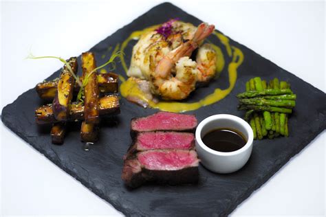 DINING — KOMÉ RESTAURANT