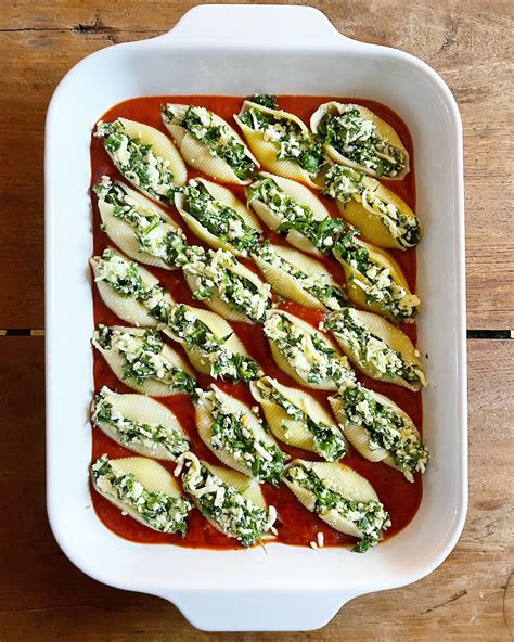 Spinach & Ricotta Stuffed Shells. - Harvest & Nourish