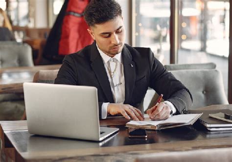 Distance Degree & Apprenticeship Programs with Work Integration - JSOU