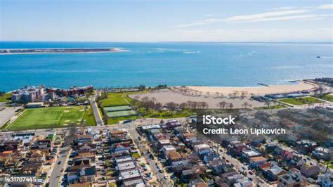 Aerial Sheepshead Bay Brooklyn Stock Photo - Download Image Now ...