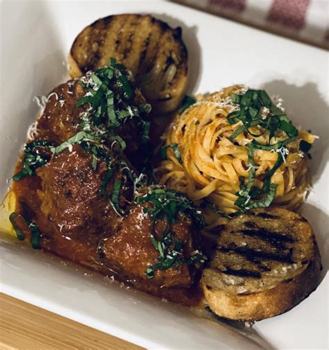 I made macaroni and gravy 🤌🏻🤌🏻 : r/FoodPorn