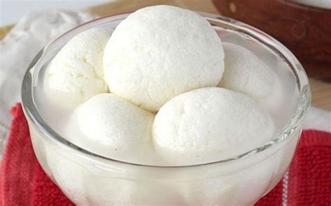 Head To This Sweet Shop For A Quick 'Rosogolla' Fix! | WhatsHot Kolkata