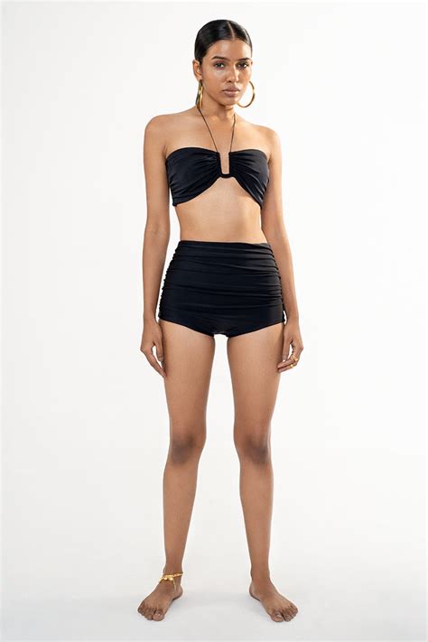 Kareena Kapoor Khan in our Sea ya there bikini set – FLIRTATIOUS.IN