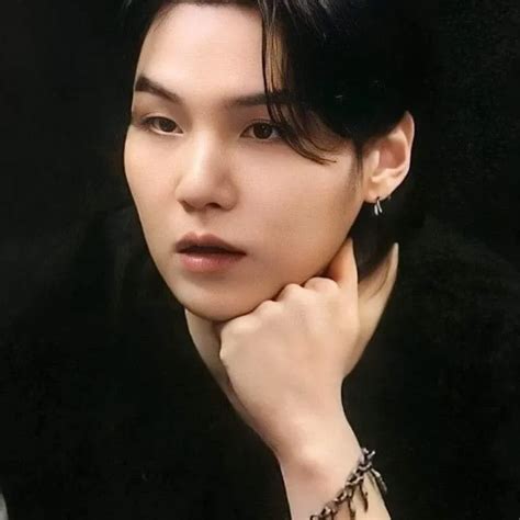 Chat with Min Yoongi - text or voice, Enjoy AI Chat Free & Safe