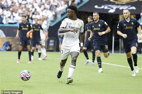 Vinicius Jr's 'contract talks continue to stall as door opens for ...