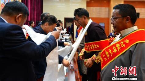 薪火相传 西藏举行老教师荣退、新入职教师宣誓活动-中工新闻-中工网