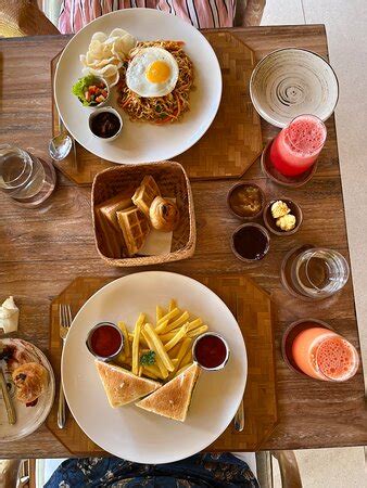 SUMAMPAN RESTAURANT, Gianyar - Restaurant Reviews, Phone Number ...