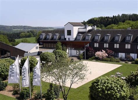 TRANS WORLD HOTEL KRANICHHOEHE (Much) - Hotel Reviews, Photos, Rate ...