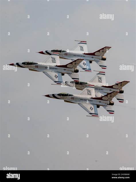 The United States Air Force Air Demonstration Squadron "Thunderbirds ...
