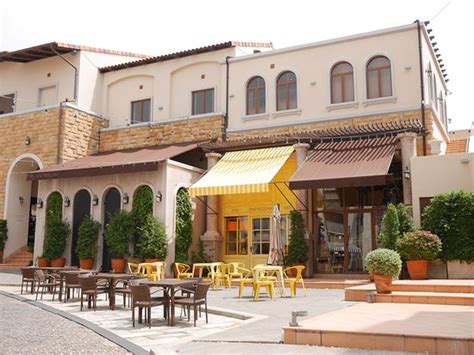 TOWN SQUARE SUITES BY TOSCANA VALLEY (Pak Chong) - Apartment Reviews ...