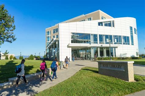 James Madison University : Admission, Ranking, Acceptance Rate, Courses ...