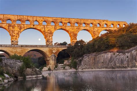 The monument - Explore the natural beauty of the Pont du Gard and its ...