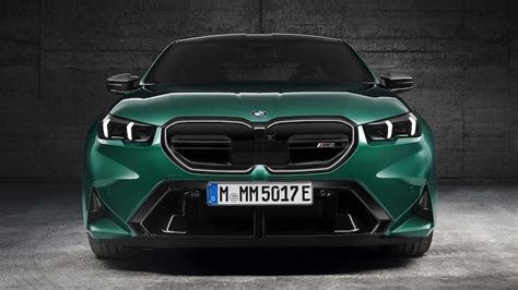 New 2025 BMW M5 vs. Old: How the Super Sedan Levels Up