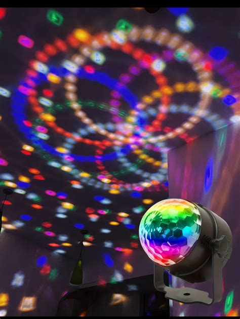 Lâmpada de projeção de atmosfera mágica de bola de discoteca alimentada ...