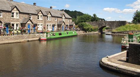 TALYBONT FARM CAMPING (Talybont-on-Usk) - Farmhouse Reviews & Photos ...