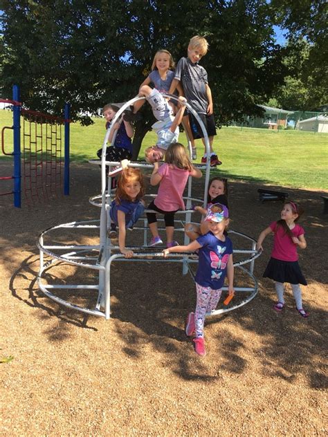 Com Mas Kindergarten 的图像结果