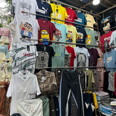 Guide To Shopping At Linking Road Market | LBB, Mumbai