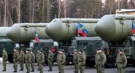 乌4地公投入俄后，乌军继续进攻，俄军会动用核武器吗？_腾讯新闻