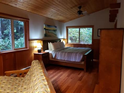 EVERGREEN FOREST CABINS (Ucluelet, Vancouver Island) - Ranch Reviews ...
