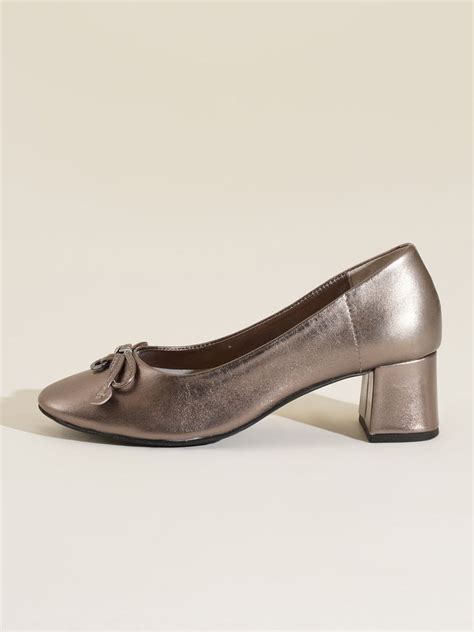 Shop the Best Quality Women's Leather Footwear in India – Peach Flores