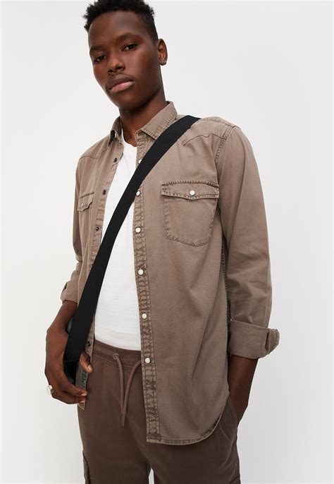 Buy Men Solid Slim Fit Denim Shirt Online at just Rs. 1199.0 ...