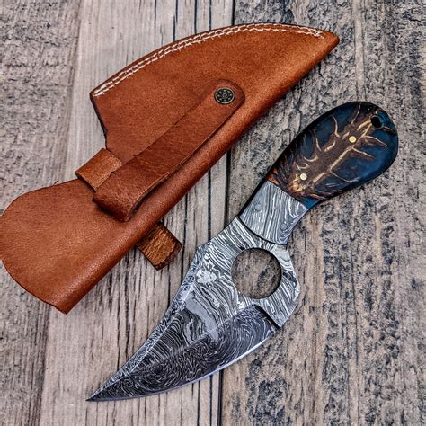 Damascus Finger Hole Skinner with Pine Cone Blue Resin - Hometown ...
