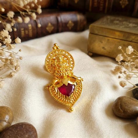 South Indian Traditional Goddess Locket / Pendant - 24Carat Gold ...