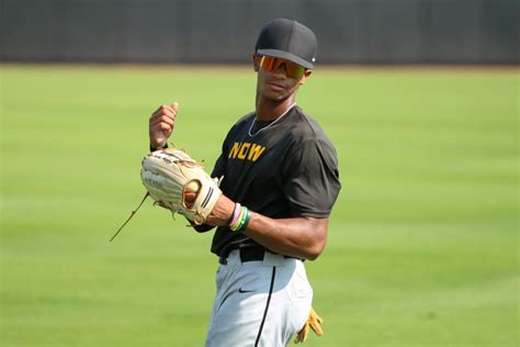 Oklahoma Sooners at Florida Gators Womens Volleyball at Stephen C ...