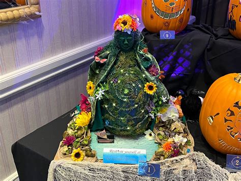 Cast Member Pumpkin Decorating Contest Begins at Disney’s Grand ...