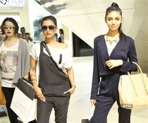 Stylish flash mob Photogallery - ETimes