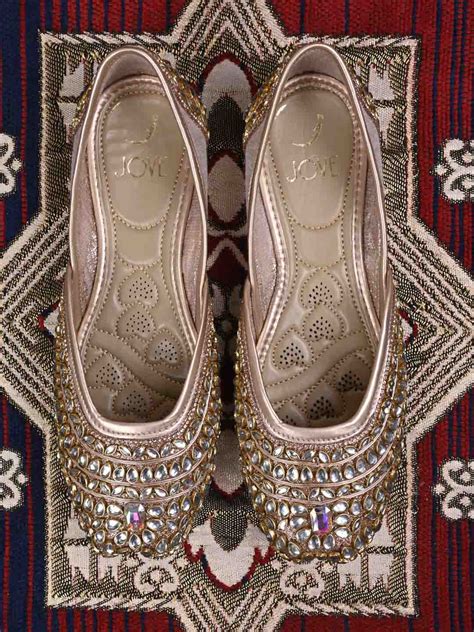 Women Rose Gold Embellished Mojaris – ShoeTree