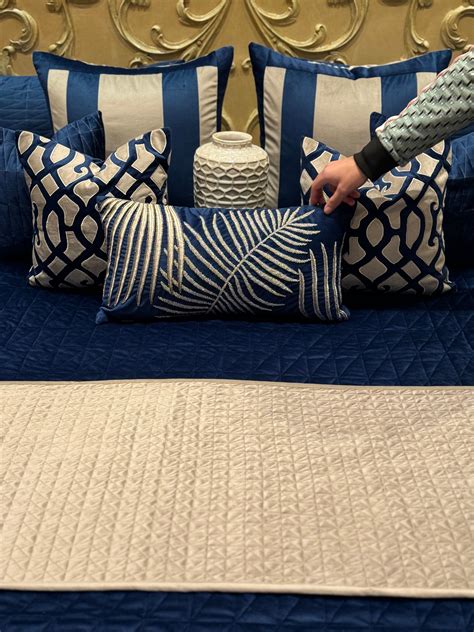 THE BLUE PALM LEAF BEDDING SET – NEXUS BY UPASNA