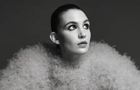 Sophie Nelisse by Royal Gilbert for ELLE Canada April 2025 and ELLE ...