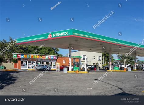 Pemex Gas Station Guadalajara Pemex Gas Stock Photo 2594891967 ...