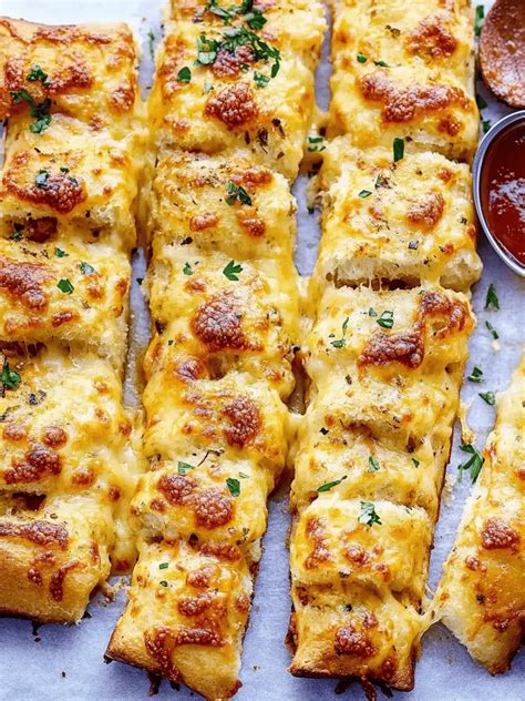 Irresistible Copycat Domino's Stuffed Cheesy Bread Recipe