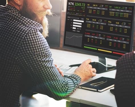 Social Venture Capitalist Reviews: Testing the Broker in Practice