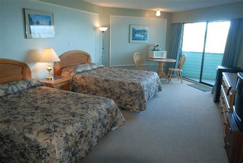 NORTH SHORE INN (Port Hardy) - Inn Reviews, Photos, Rate Comparison ...
