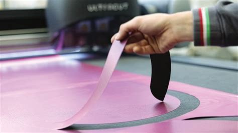 CNC Fabric Cutter | Automatic Leather - Carbon Fibre Cutting Machine