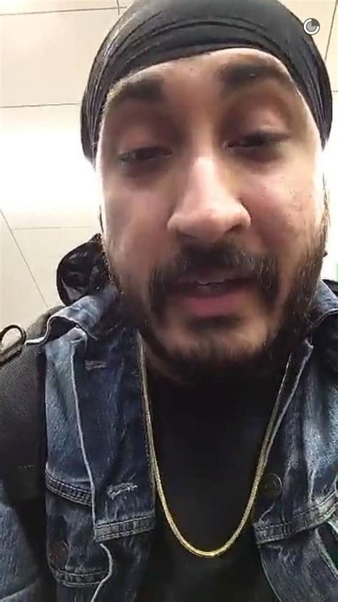 YouTuber JusReign Had To Walk Across An Airport Without His Turban ...