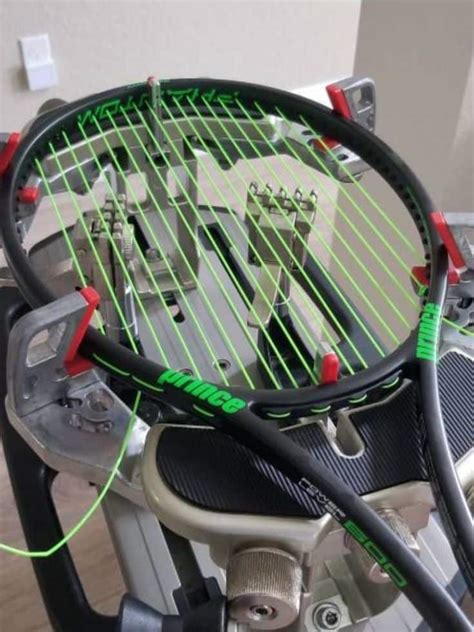How to String Tennis Racket 的图像结果
