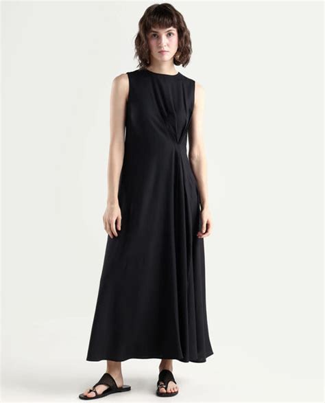 Buy Clasero - Black Solid Maxi Dress With Pleat Detailing| Rareism
