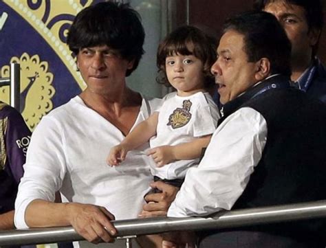 Shah Rukh Khan and his son AbRam cheer for Kolkata at Eden Gardens ...
