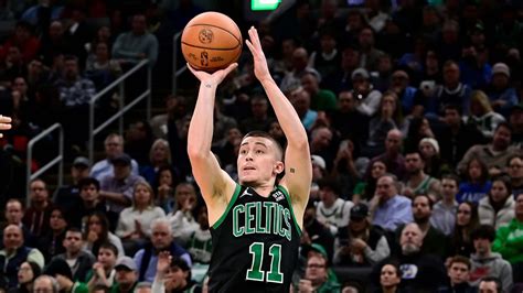 Download Payton Pritchard Shooting Shot Wallpaper | Wallpapers.com