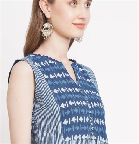 NEELA – Expressions by UV